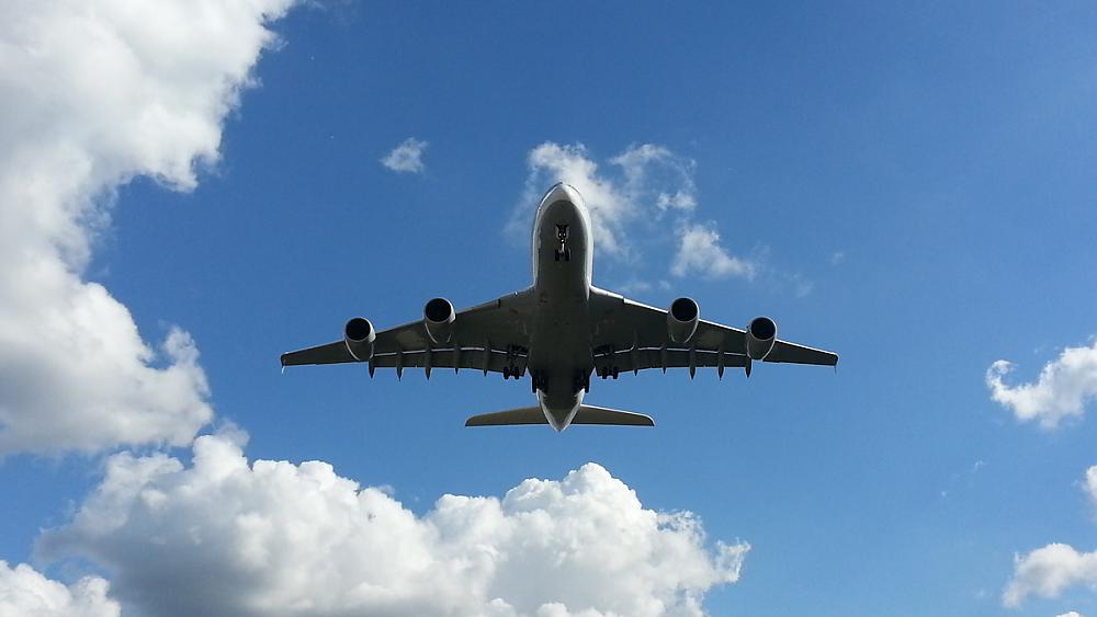 Startendes Flugzeug (Quelle: UNH)